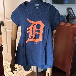 Detroit Tigers women’s tee shirt top size medium excellent condition baseball